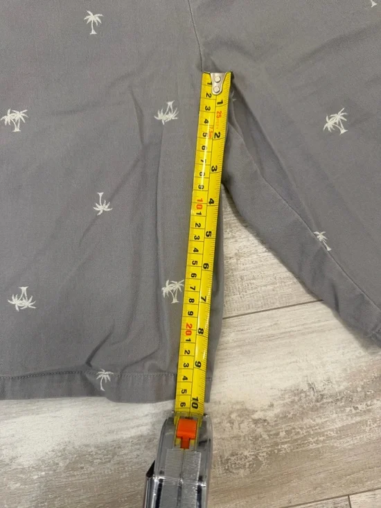 Old Navy Men’s Gray Palm Embroidered Flat-Front Shorts - Ultimate Slim size 34 - Picture 4 of 4